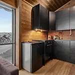 Mountain Cabin With Stunning Views, Extra Space Available 펜션 *