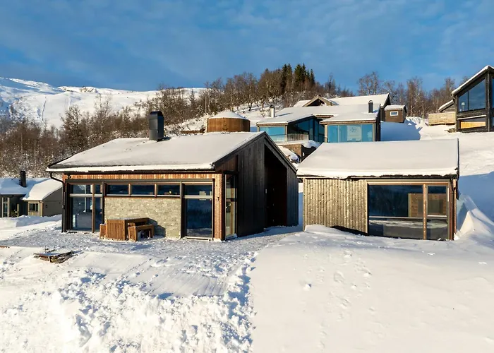 Mountain Cabin With Stunning Views, Extra Space Available Semesterbostad